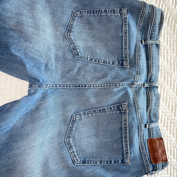 A pair of A&F blue Jeans - Picture 3 of 5